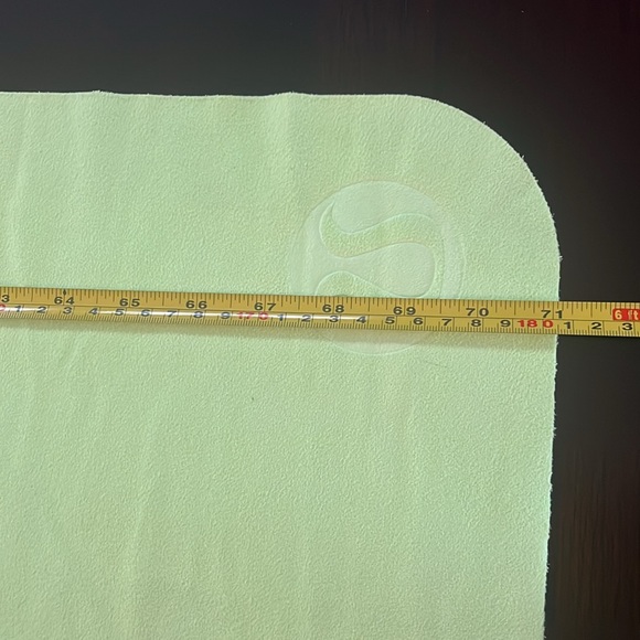 Lululemon Big Towel - Picture 5 of 6